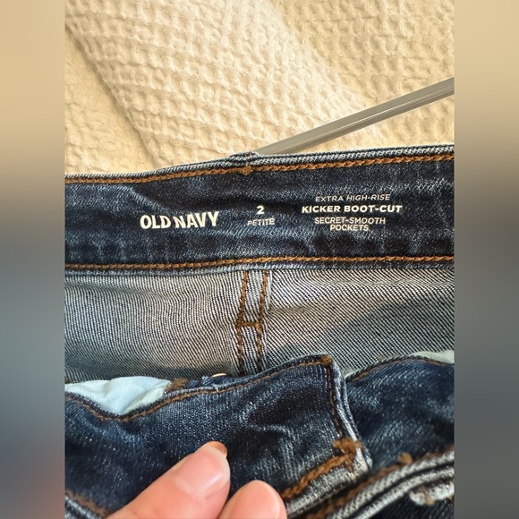NWT Old Navy Extra High Rise Kicker Boot Cut Jeans, 2P - Picture 3 of 3